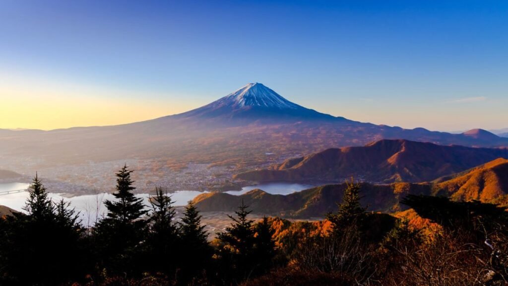 Exploring the 15 Best Places to Visit in Japan: