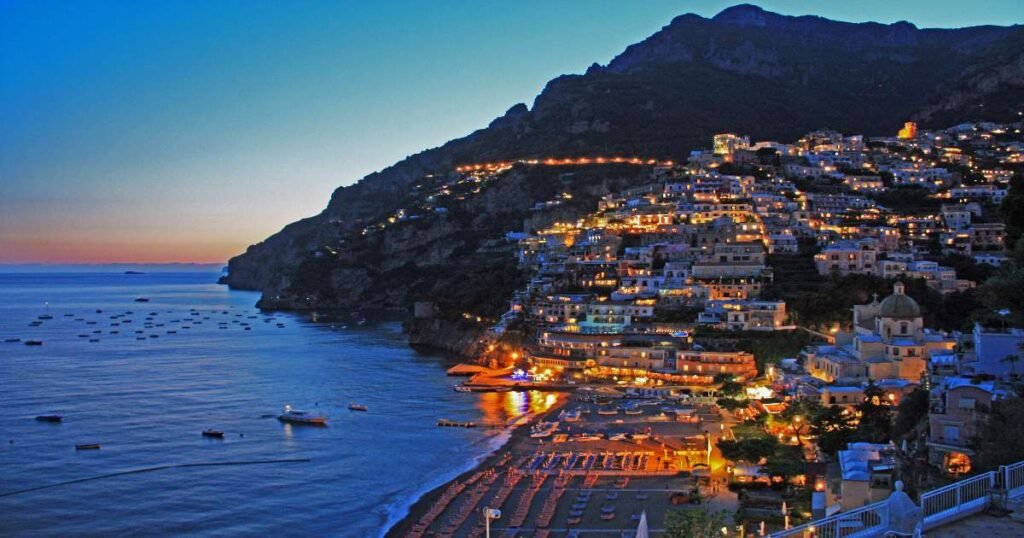 Positano’s colorful buildings cascading down the cliffs to the sea on the Amalfi Coast.