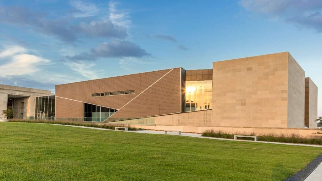10 Best Places to Visit in Mississippi (U.S.):